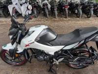 White Hero Xtreme 160R