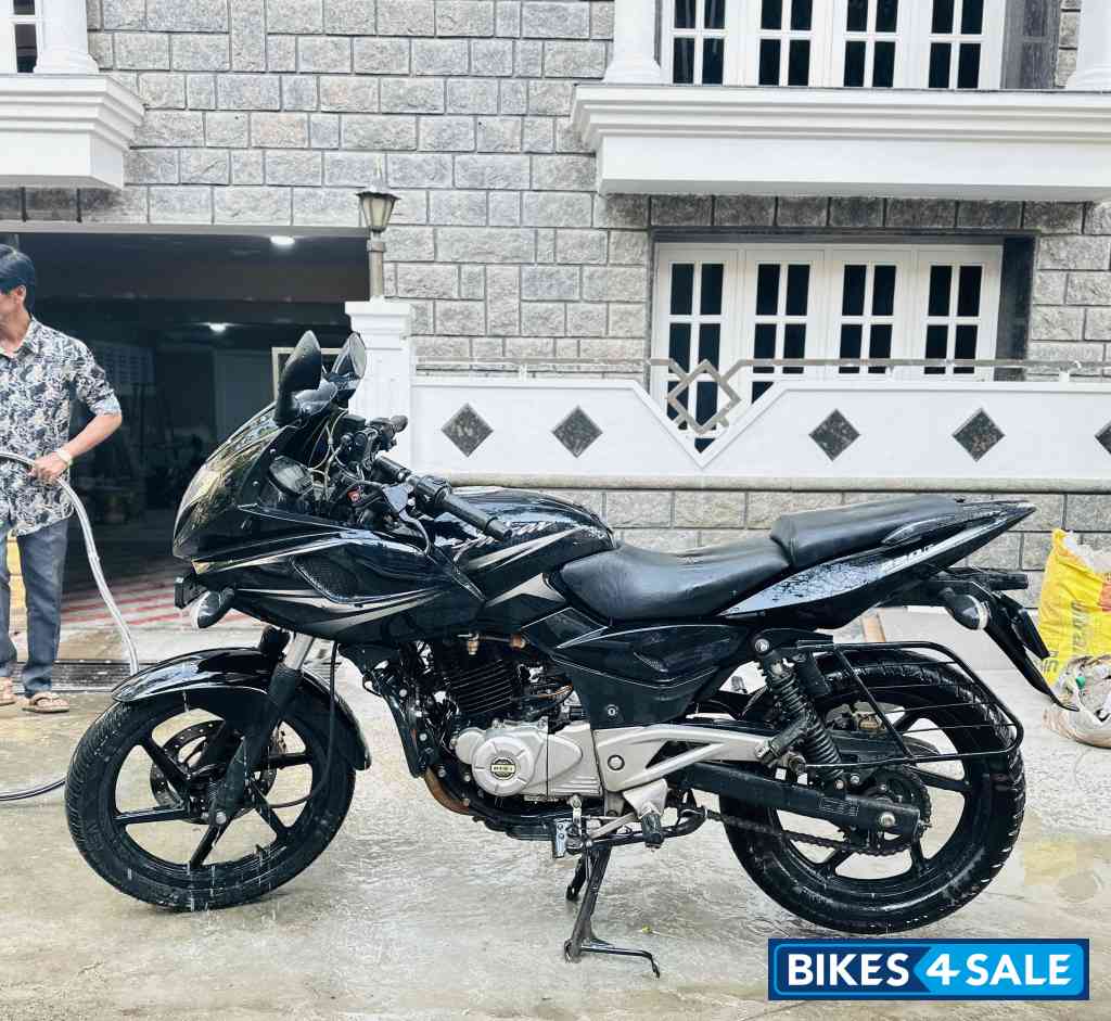 Bajaj Pulsar 220 DTSi