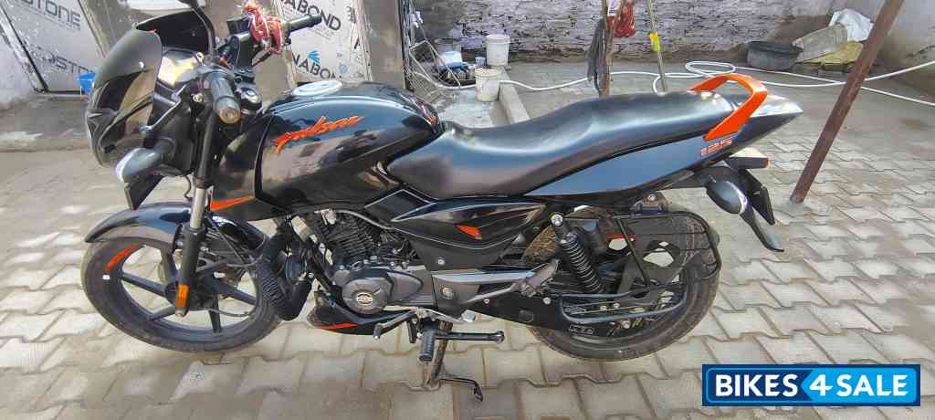 Bajaj Pulsar 125