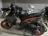 Dark Prismatic Grey Aprilia SR 175 hp.e