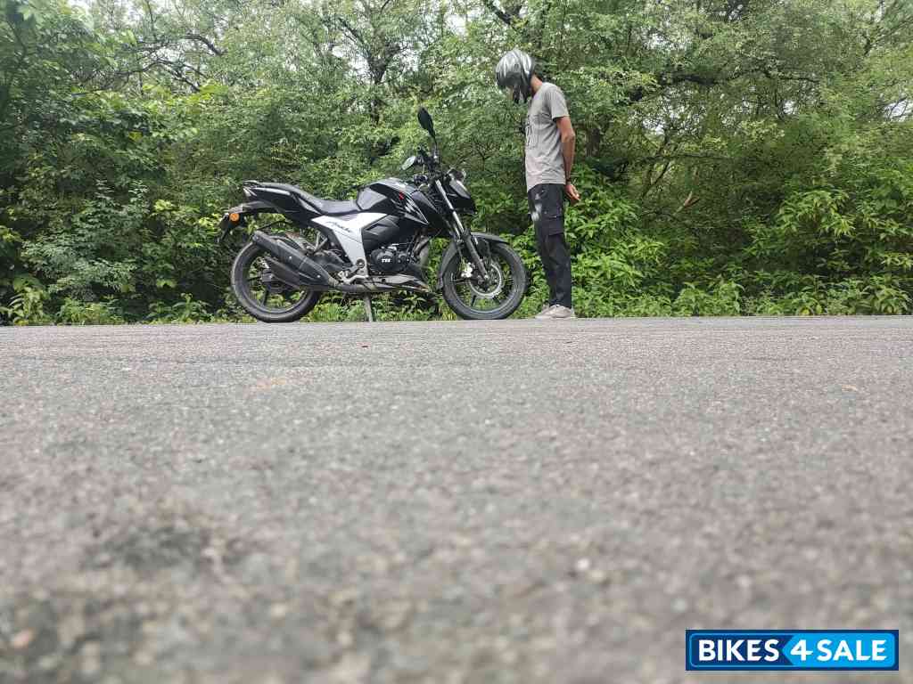 TVS Apache RTR 160 4V BS6