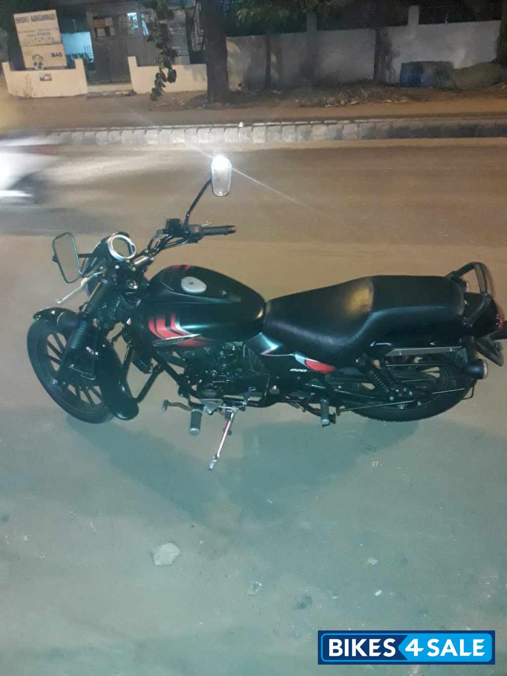 Bajaj Avenger Street 220