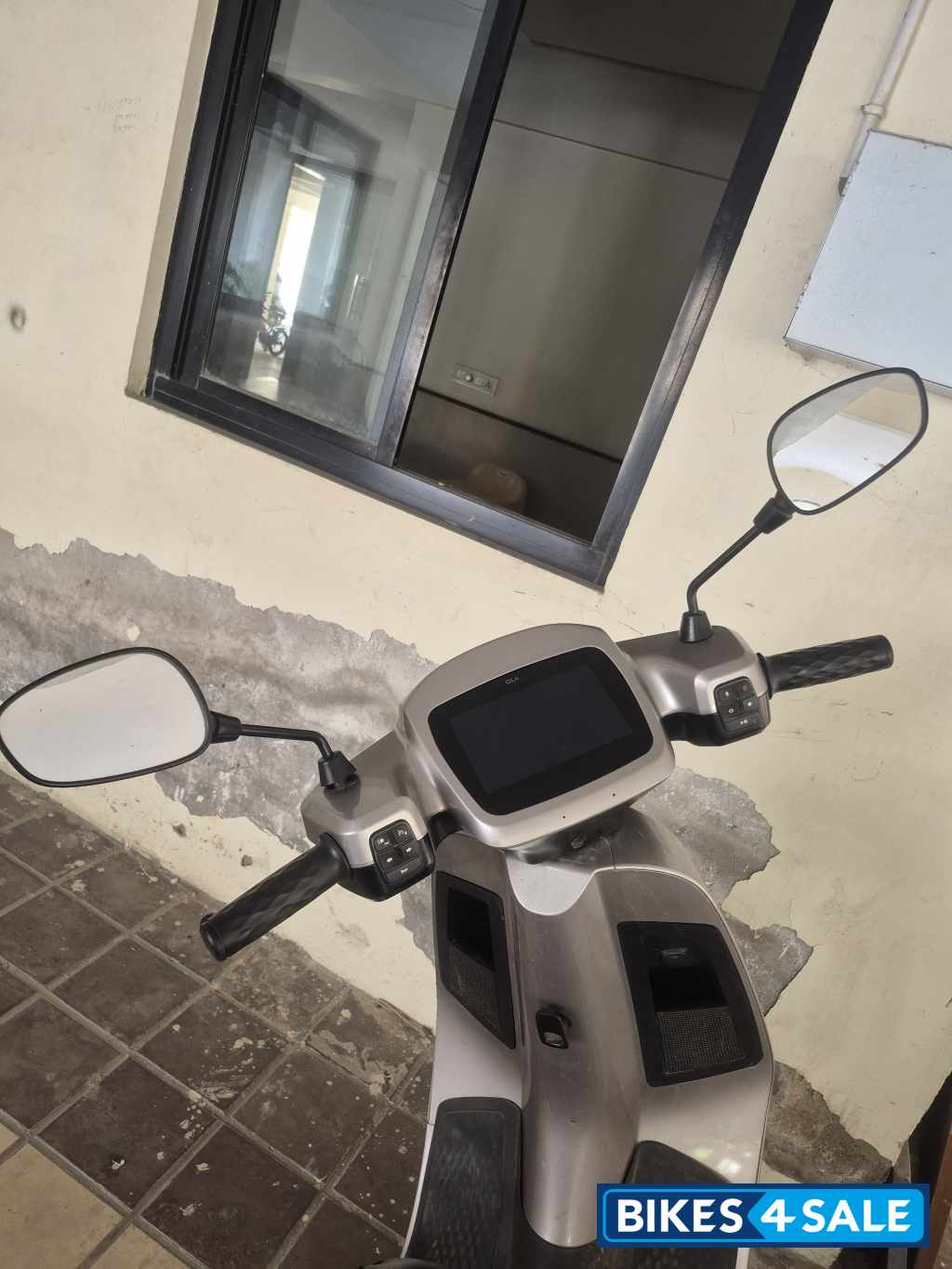 Silver Ola S1 Silver Ola S1