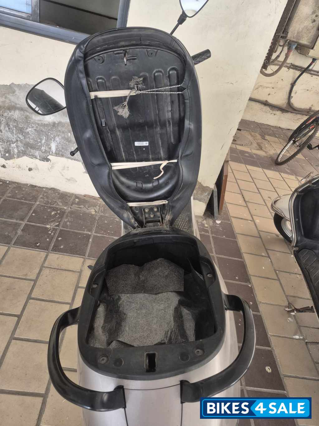 Silver Ola S1 Silver Ola S1