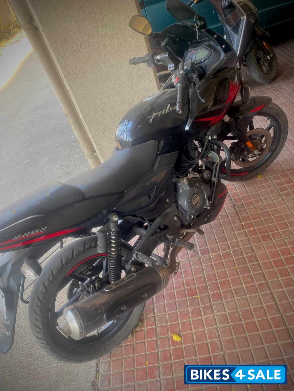 Bajaj Pulsar 220 DTSFi