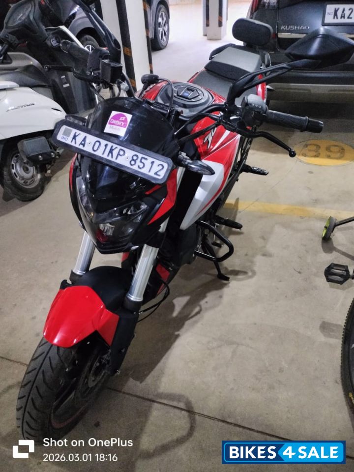 Red Bajaj Dominar 250