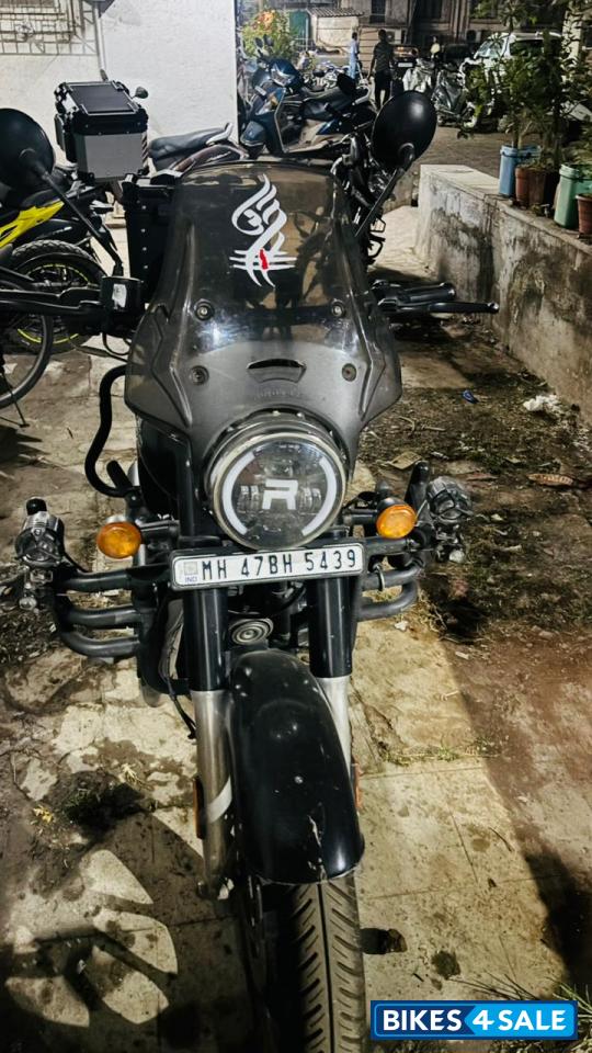 Royal Enfield Classic Stealth Black