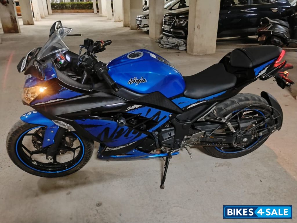 Kawasaki Ninja 300 BS6