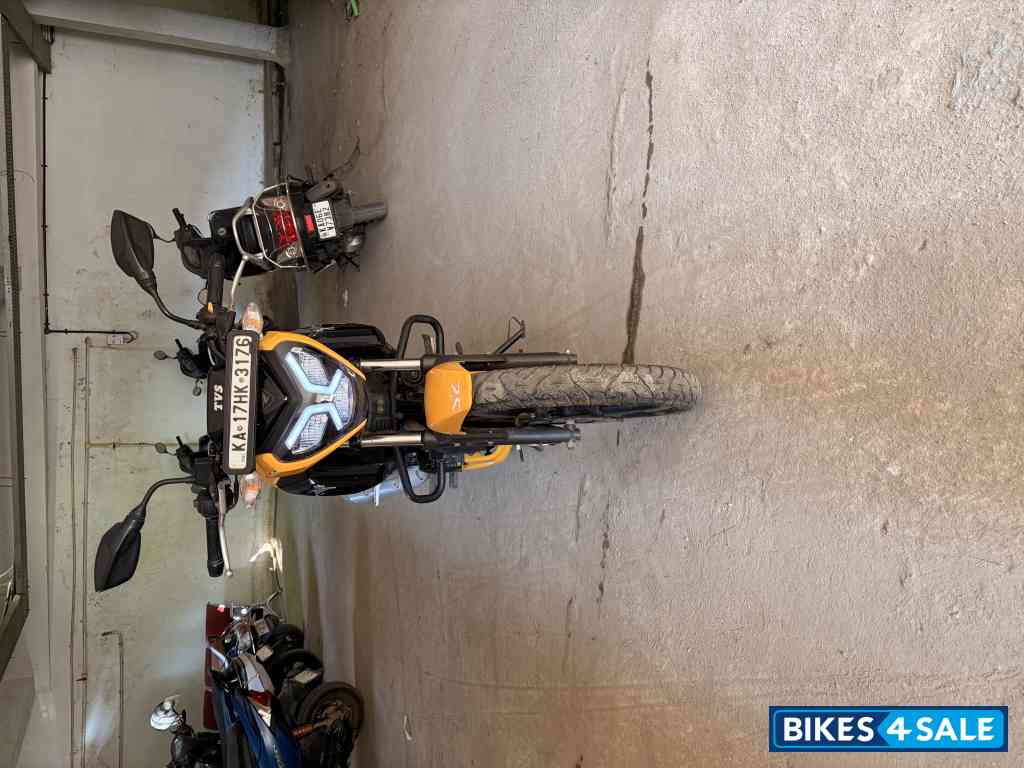 TVS Raider Split Seat