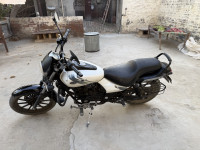 Bajaj Avenger Street 220