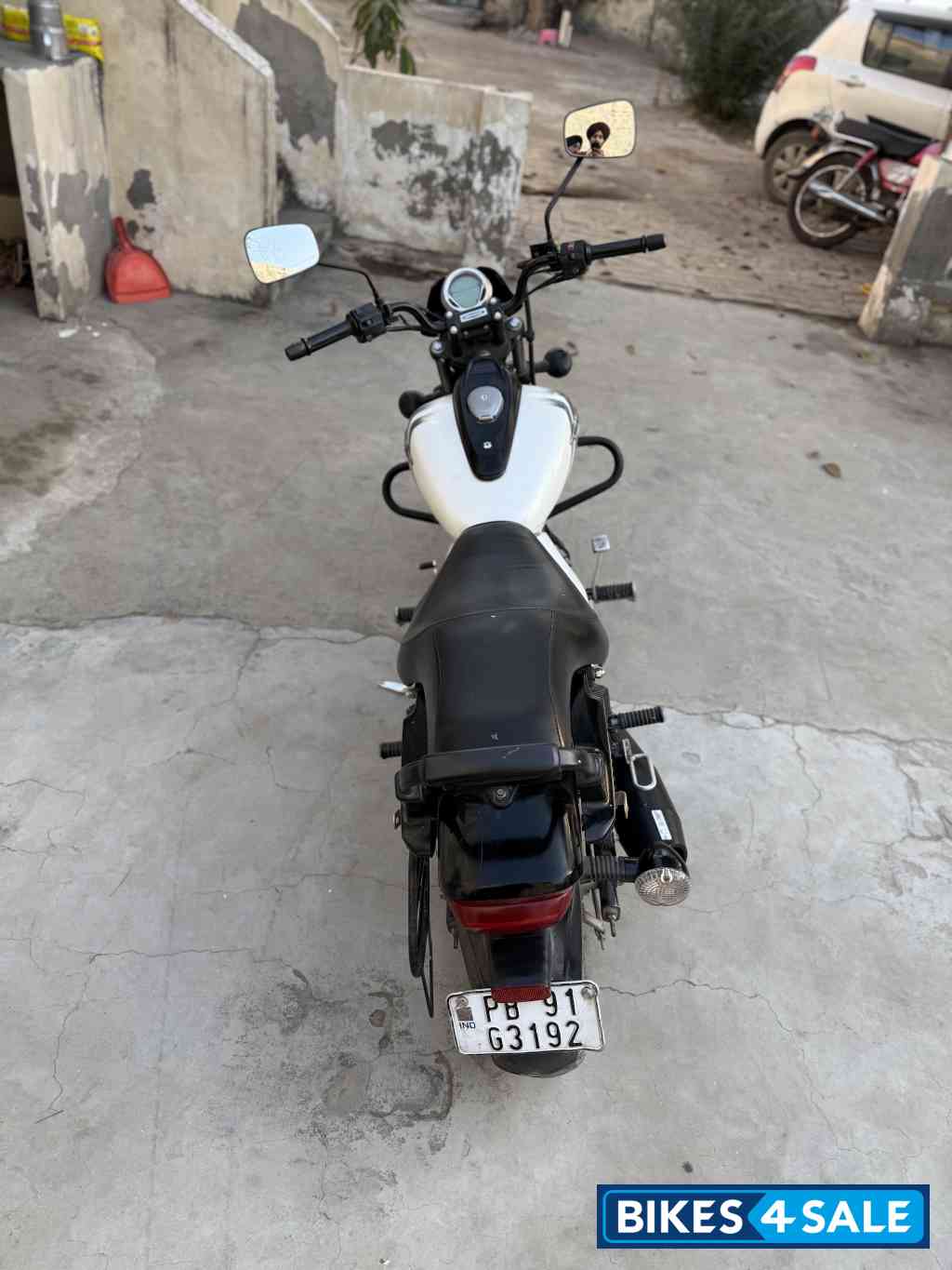 Bajaj Avenger Street 220