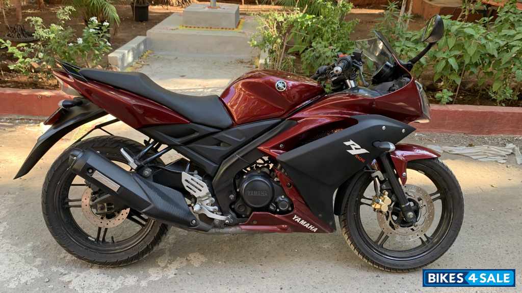 Vivid Red Cocktail Yamaha YZF R15 V2