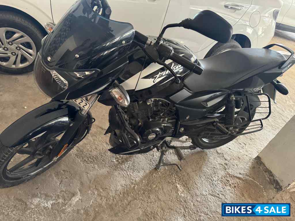 Bajaj Pulsar 125 Neon Disc Single Seat