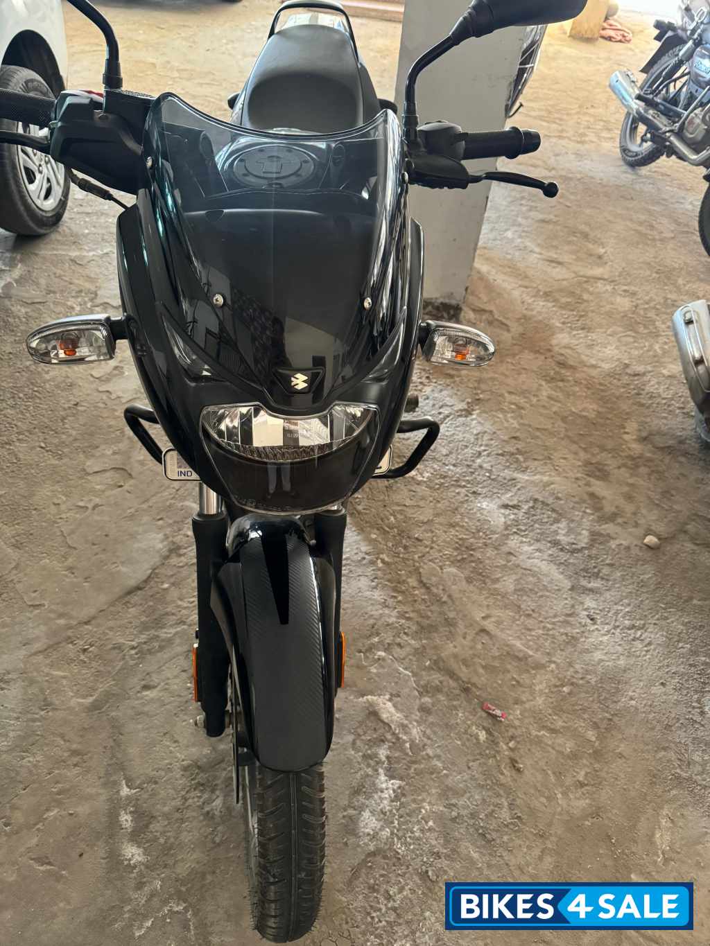 Bajaj Pulsar 125 Neon Disc Single Seat