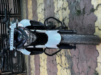 White Yamaha FZ25