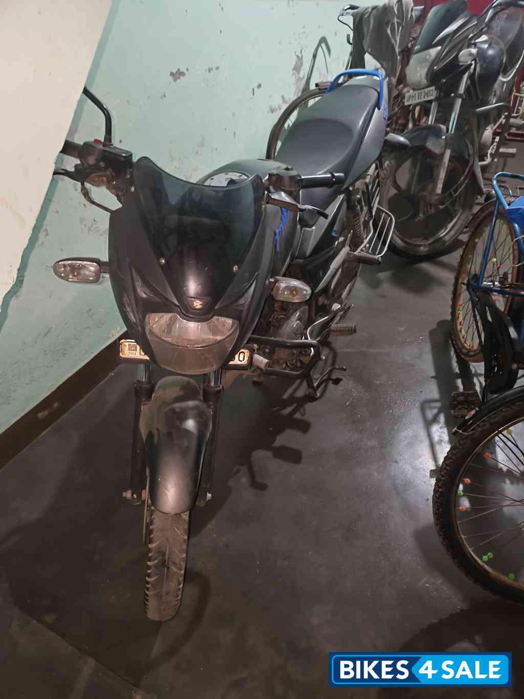Bajaj Pulsar 125 Neon Disc Single Seat