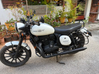 Jawa 42 Dual Channel ABS Sirius White 2021 Model