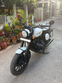 White Jawa 42 Dual Channel ABS Sirius White