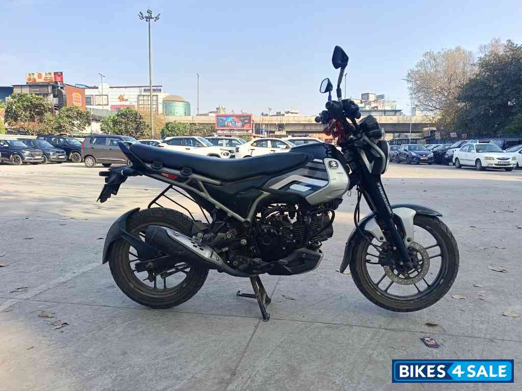 Black & Grey Bajaj Freedom 125 NG04 Disc LED