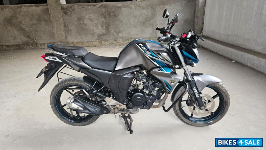 Grey Yamaha FZ-S FI V2