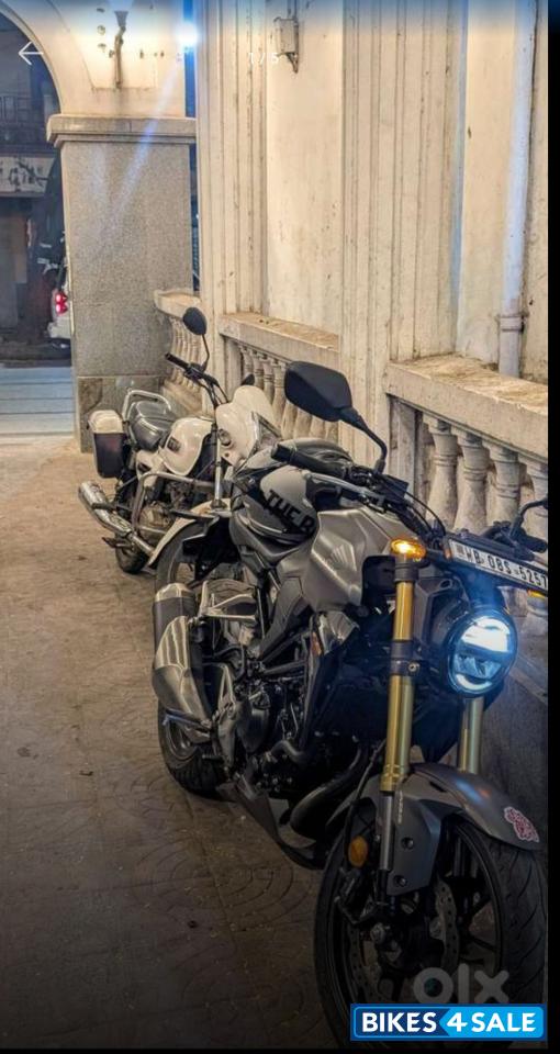 Grey/black. Dual Colour. Honda CB300R
