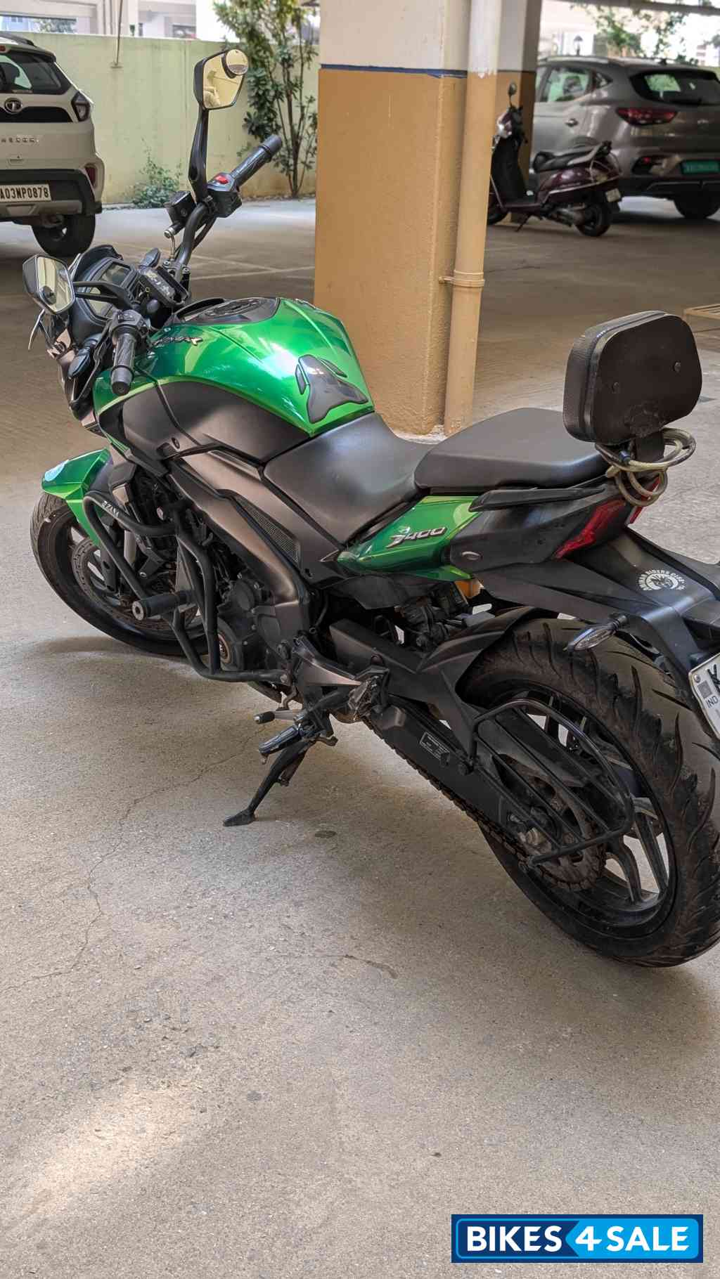 Green Bajaj Dominar 400