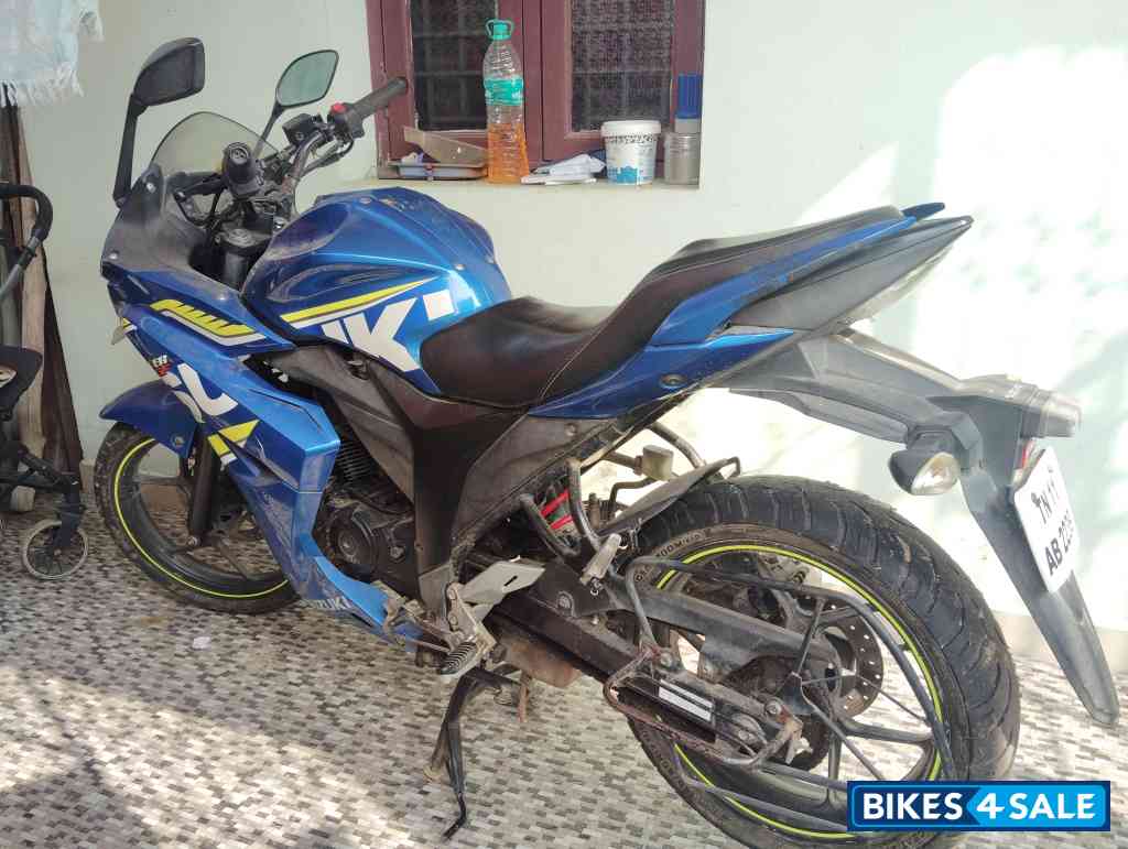 Suzuki Gixxer SF