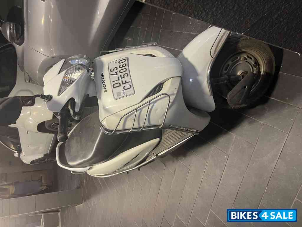 White Honda Activa Premium Edition Deluxe