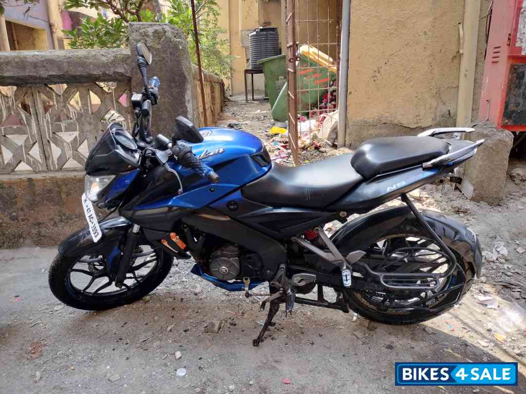 Blue Bajaj Pulsar NS 160