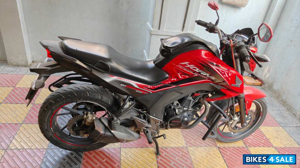 Honda CB Hornet 160R