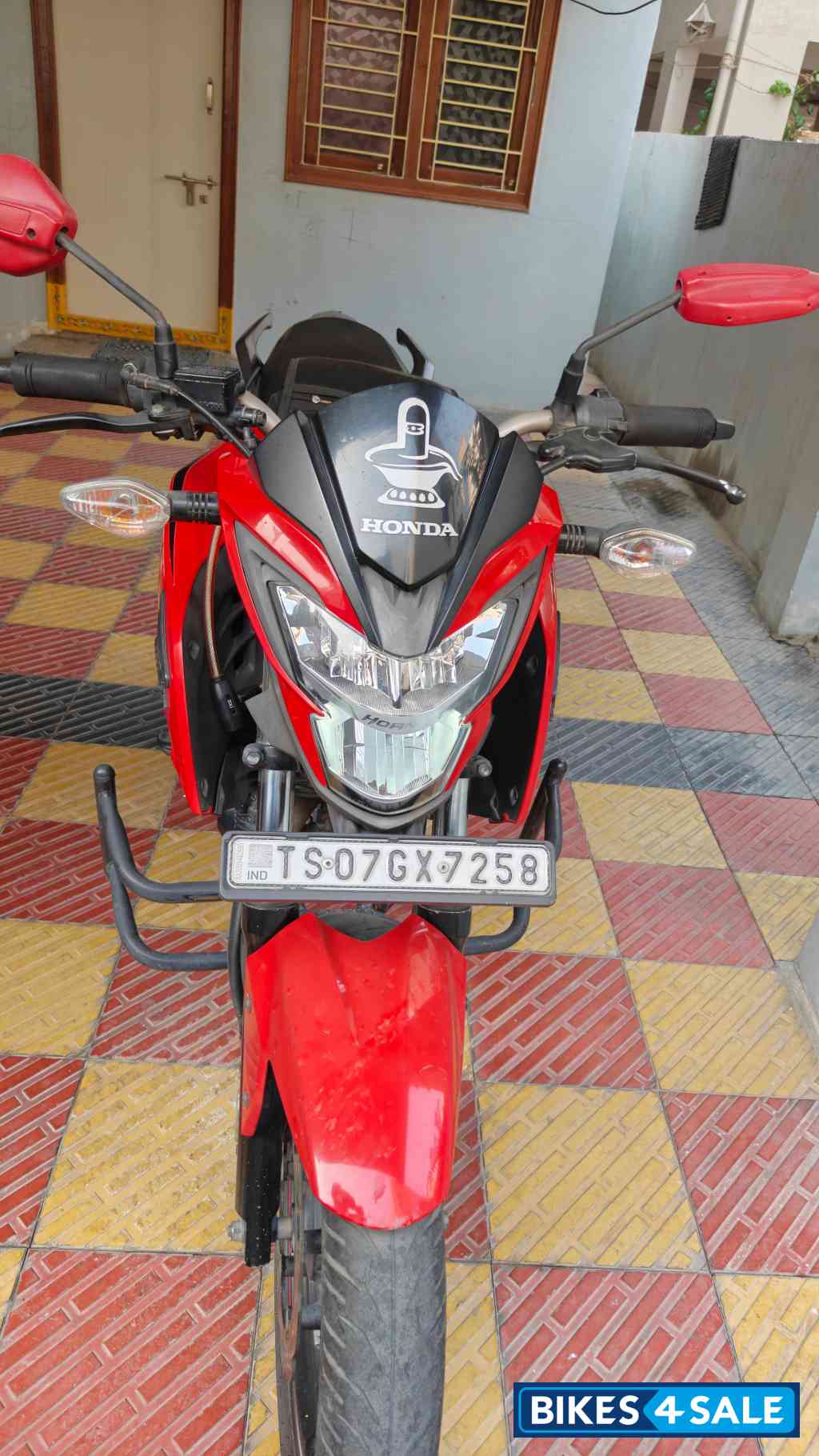 Honda CB Hornet 160R Honda CB Hornet 160R