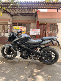 Black Bajaj Pulsar NS200