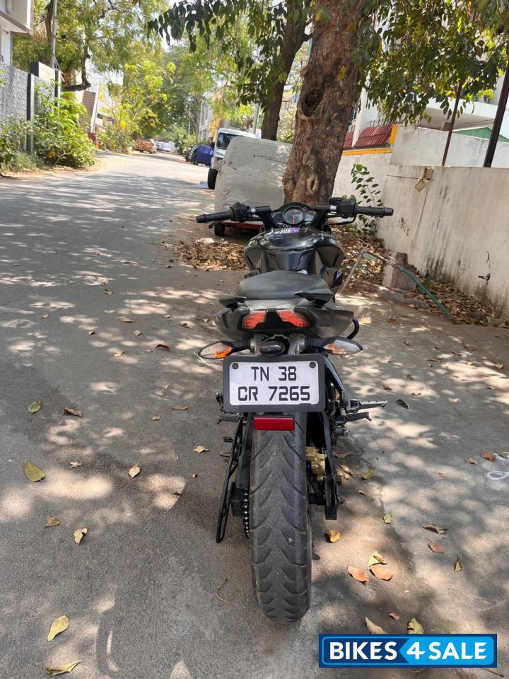 Black Bajaj Pulsar NS200