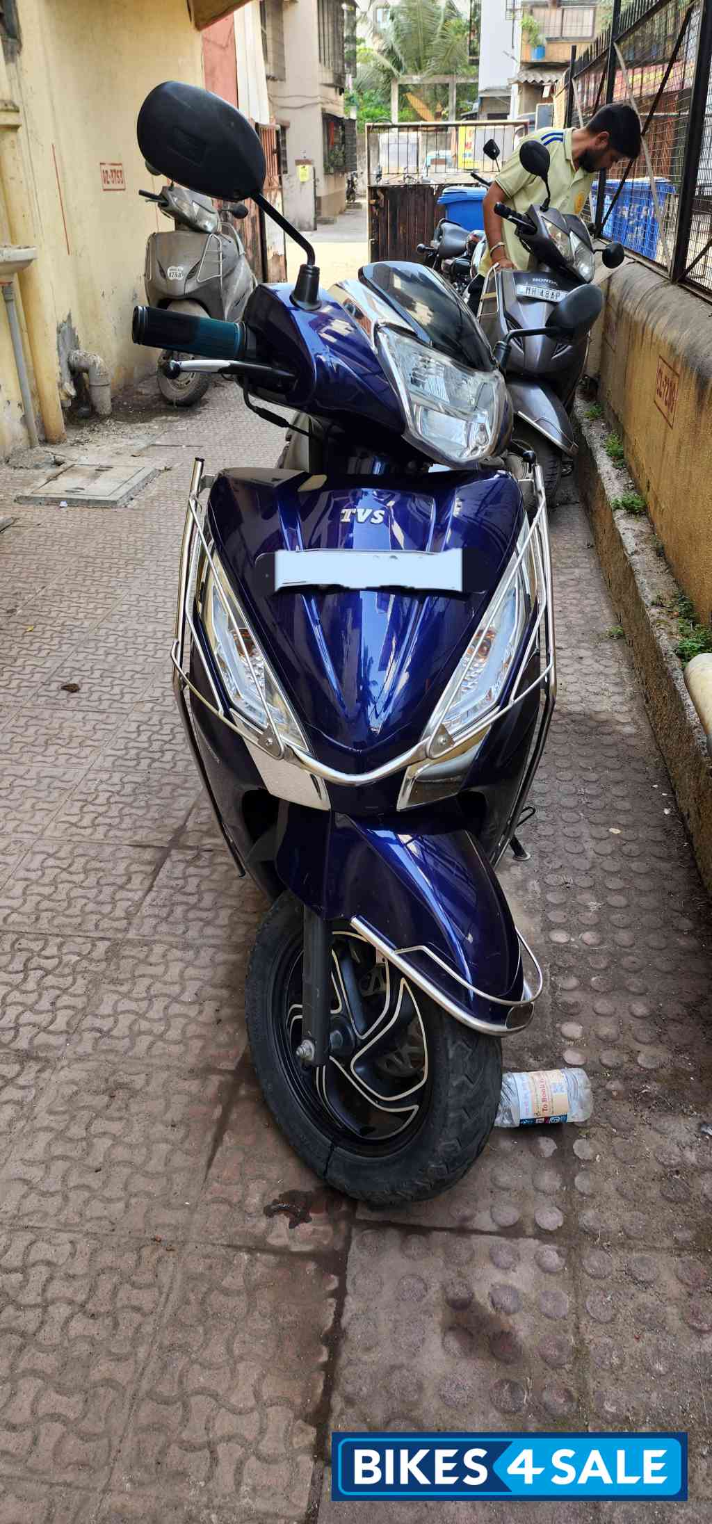 Pearl Blue TVS Jupiter 125