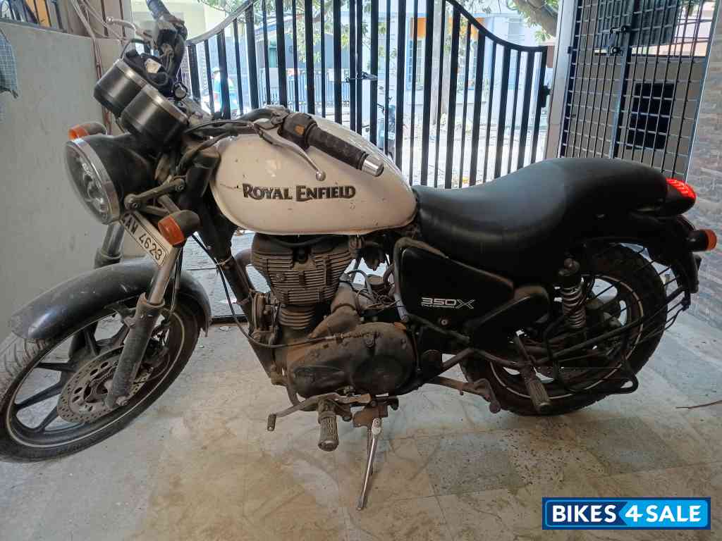White Royal Enfield Thunderbird X 350