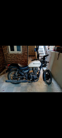 White Royal Enfield Thunderbird X 350