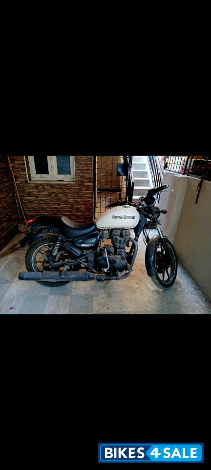 White Royal Enfield Thunderbird X 350