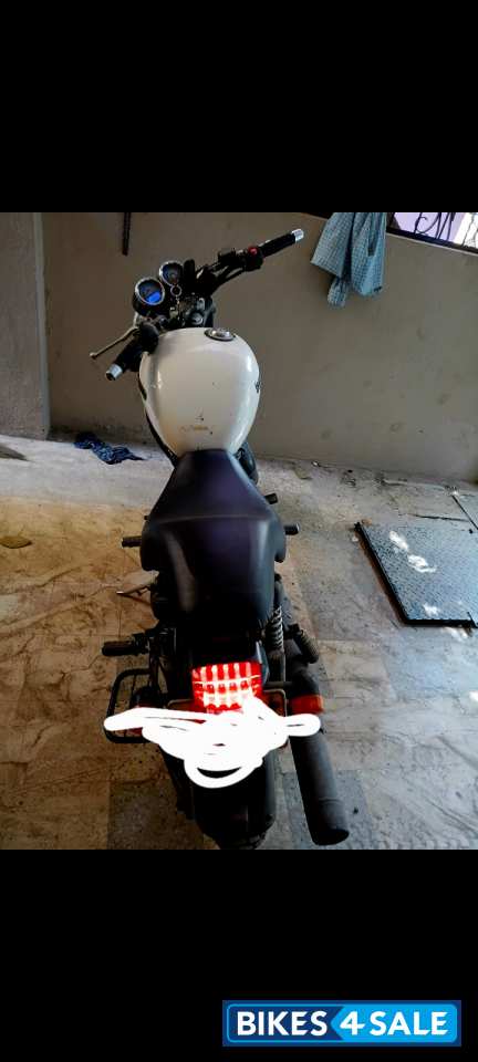 White Royal Enfield Thunderbird X 350