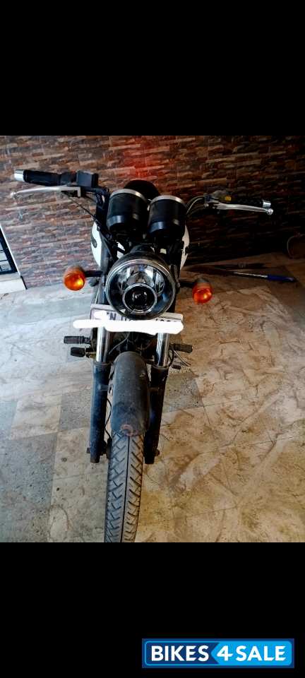 White Royal Enfield Thunderbird X 350