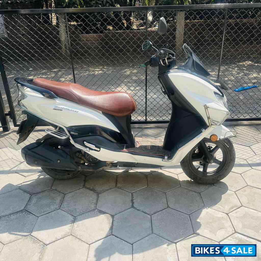 White Suzuki Burgman Street BS6