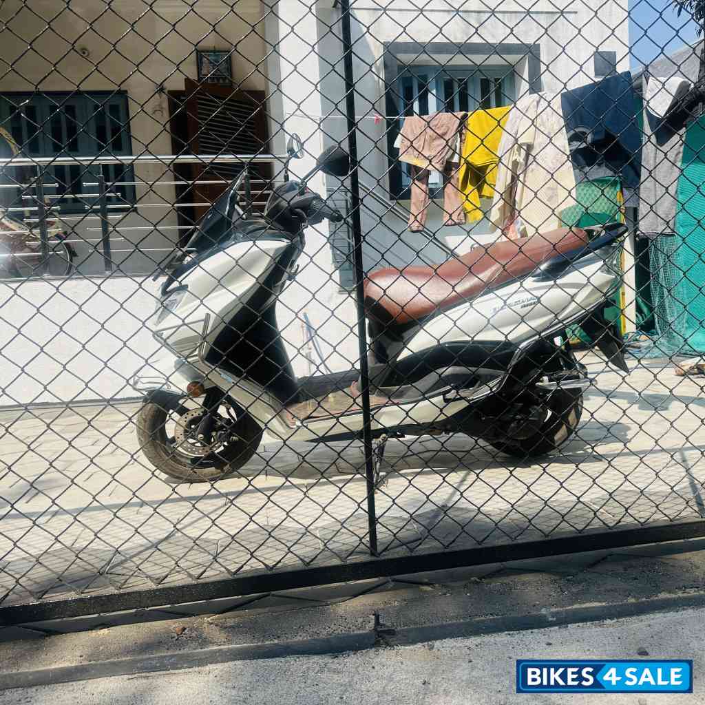 White Suzuki Burgman Street BS6