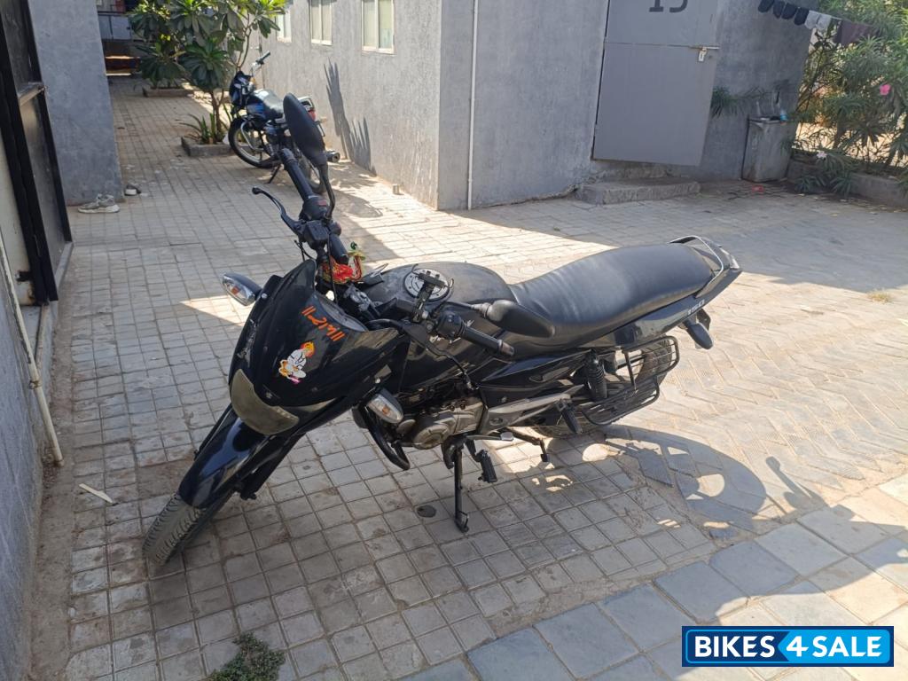 Black Bajaj Pulsar 150