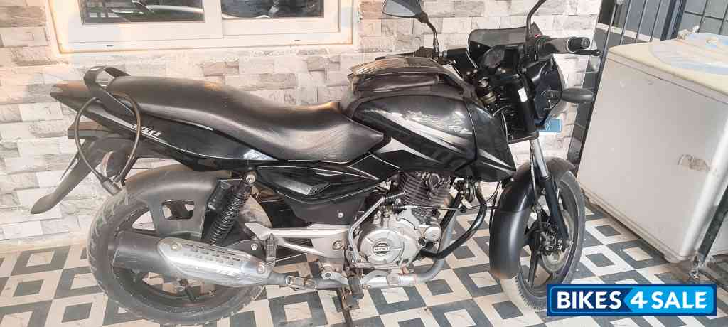 Black Bajaj Pulsar 150