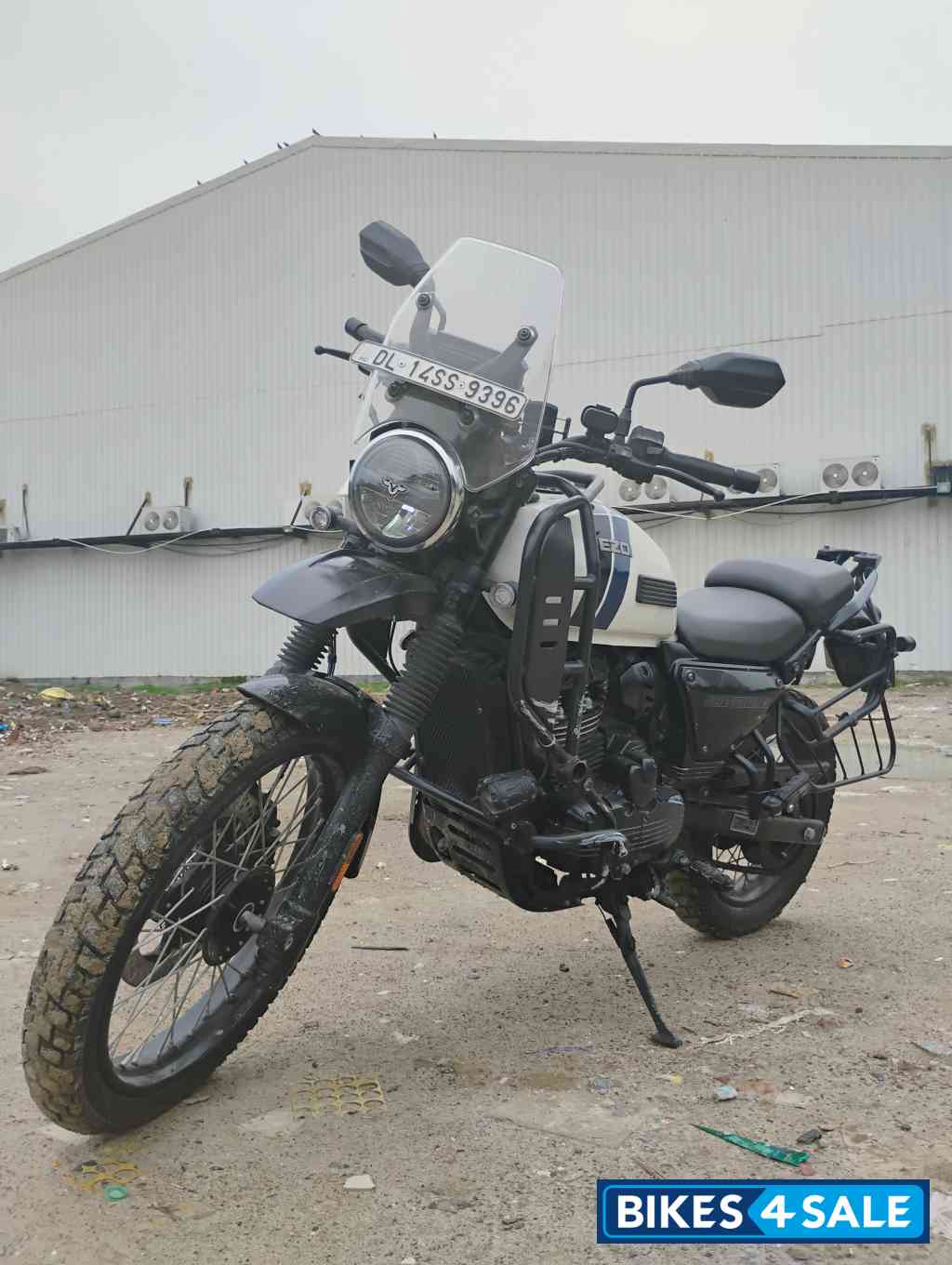 Yezdi Adventure Gloss