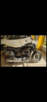 Black Honda Hness CB350 DLX Pro