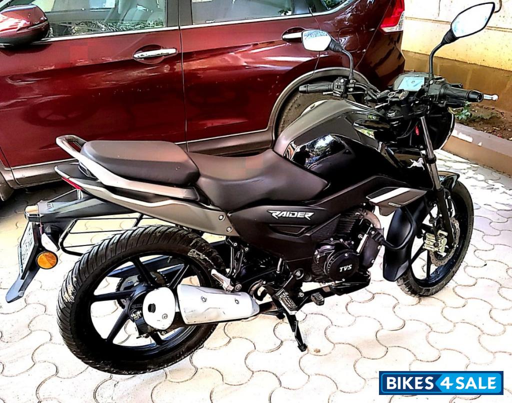 Wicked Black TVS Raider SX