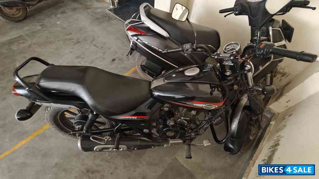 Bajaj Avenger Street 220