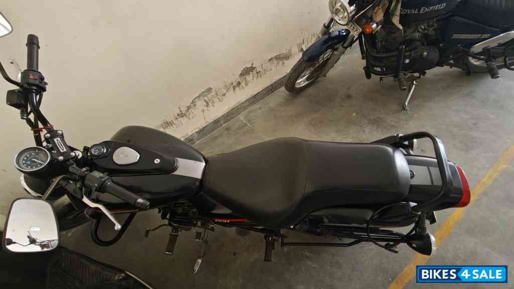 Bajaj Avenger Street 220