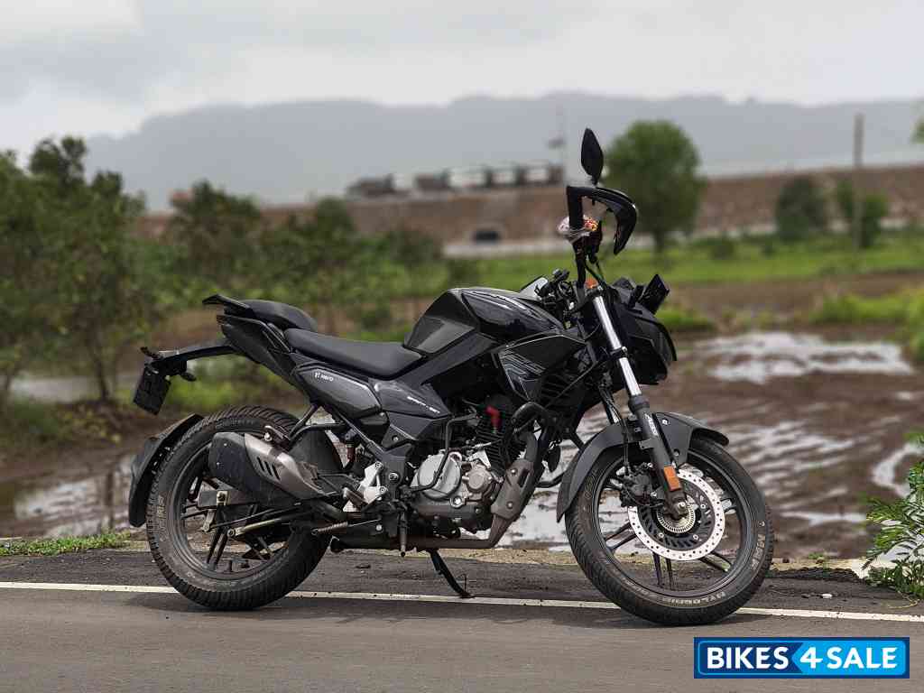 Black Hero Xtreme 125R