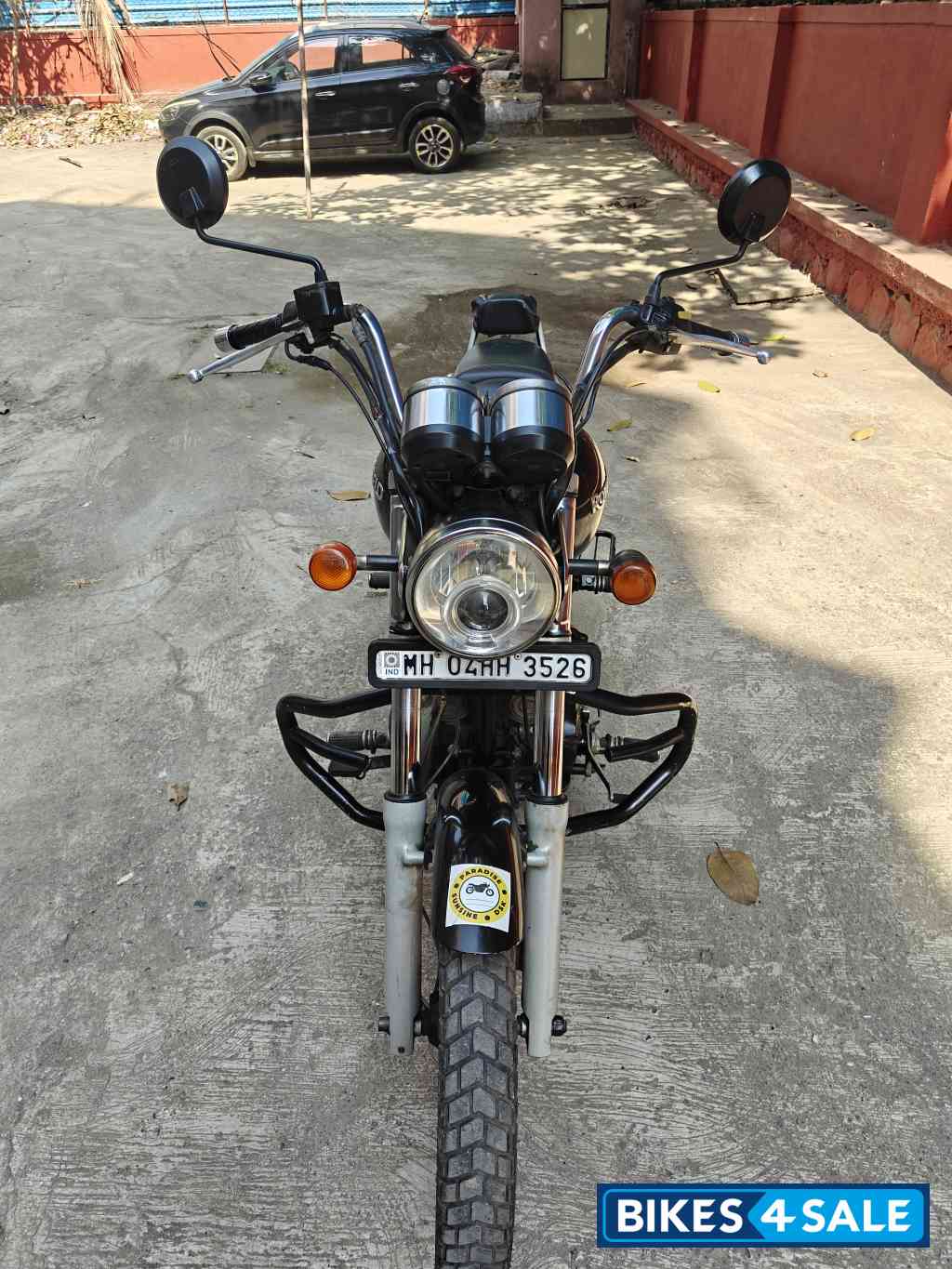 Black Royal Enfield Thunderbird 350